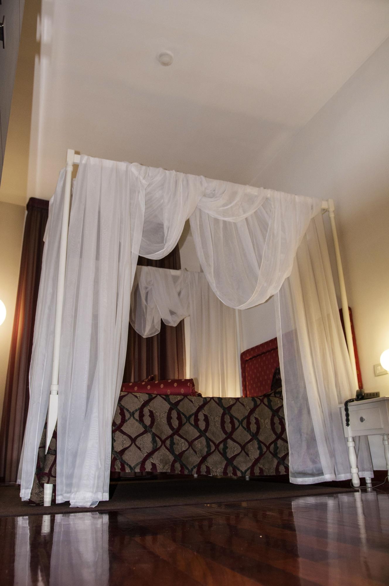 La Chicca Palace Hotel ميلاتسو المظهر الخارجي الصورة